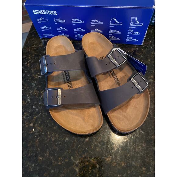 Birkenstock Shoes - Brand NEW Birkenstock Arizona Two-Strap Leather Sandals Women's 9 Men's 7